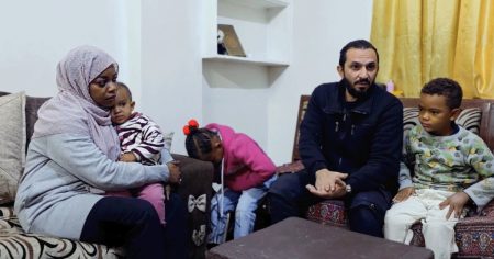 سوريون بين وطنيْن وحربين.. رحلة لجوء لا تنتهي