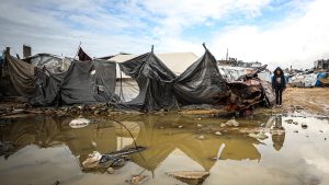 30 طنا من الأنقاض تحاصر كل شخص في غزة