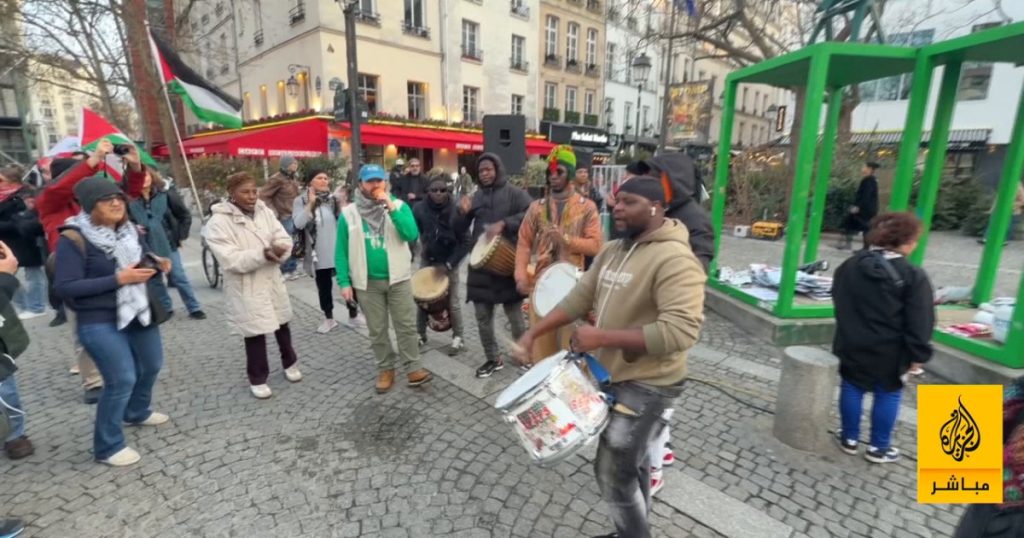 باريس تتضامن مع غزة بإيقاعات الطبول الأفريقية