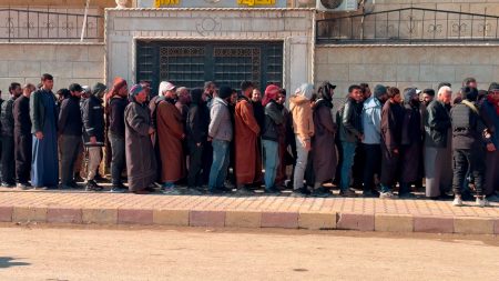 الجزيرة نت تواكب عملية تسوية أوضاع عناصر من “قسد”