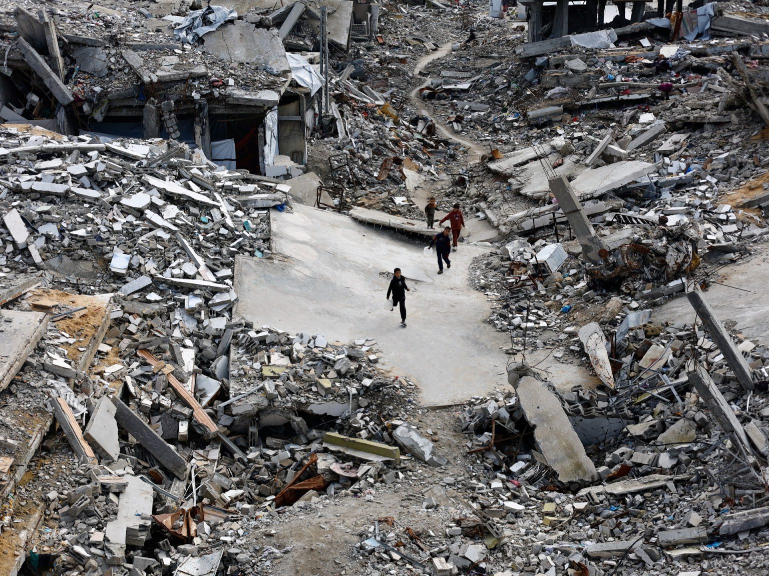 3 شهداء بينهم طفلة بنيران الاحتلال في غزة