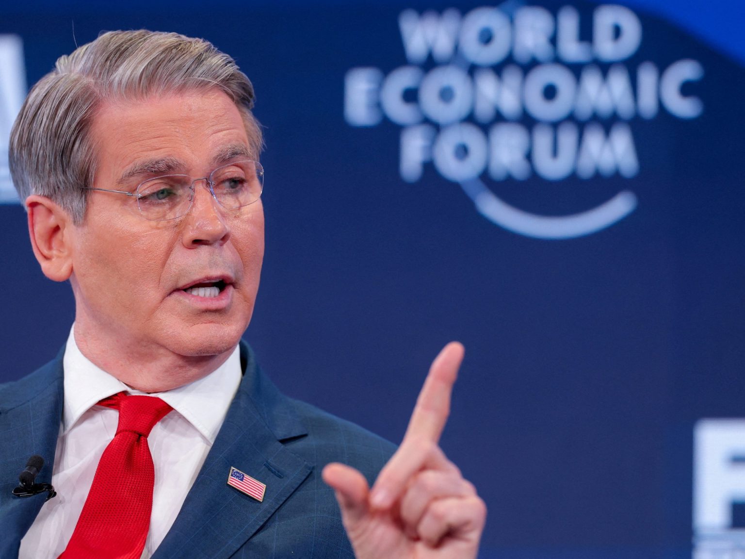 واشنطن: الصين تضع السيف على رؤوسنا بسبب صناعة الرقائق