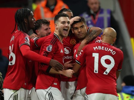 برسالة مؤثرة.. كاسيميرو يعلن نهاية رحلته مع مانشستر يونايتد