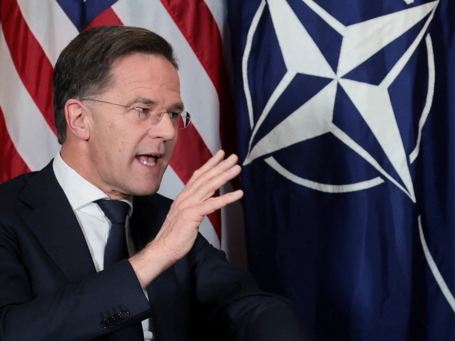 الناتو: من يفكر بقدرة أوروبا على حماية نفسها دون أمريكا حالم