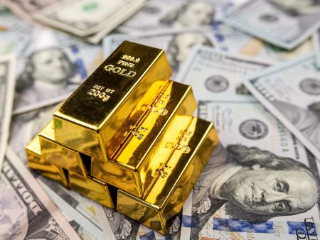 ما حقيقة المزاعم في مواقع التواصل عن “موت” الدولار؟