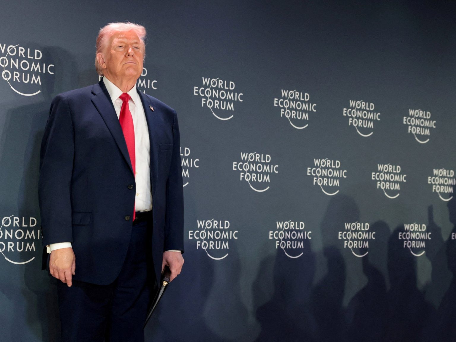 رسوم ترمب الجمركية.. ضجيج سياسي وعائد شبه صفري