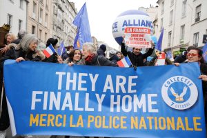 غاب اليسار وحضر اليمين.. شرطة فرنسا تتظاهر طلبا للأمن