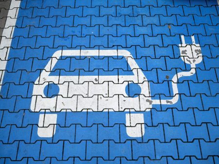 المدى والتكنولوجيا والرفاهية.. إليك أفضل 5 سيارات كهربائية