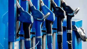 الوكالة الدولية للطاقة تدعو لخفض سريع في الطلب على النفط وتشجع العمل عن بعد وتقليل السفر الجوي