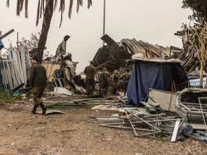 إصابات وتضرر مبانٍ إثر قصف إيراني على إيلات جنوبي إسرائيل