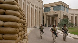 3 أسئلة تطرح نفسها بعد استهداف سفارة واشنطن في بغداد