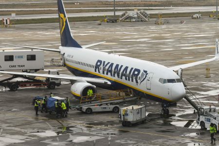 تحذيرات من اضطراب إمدادات وقود الطائرات بأوروبا جراء الحرب