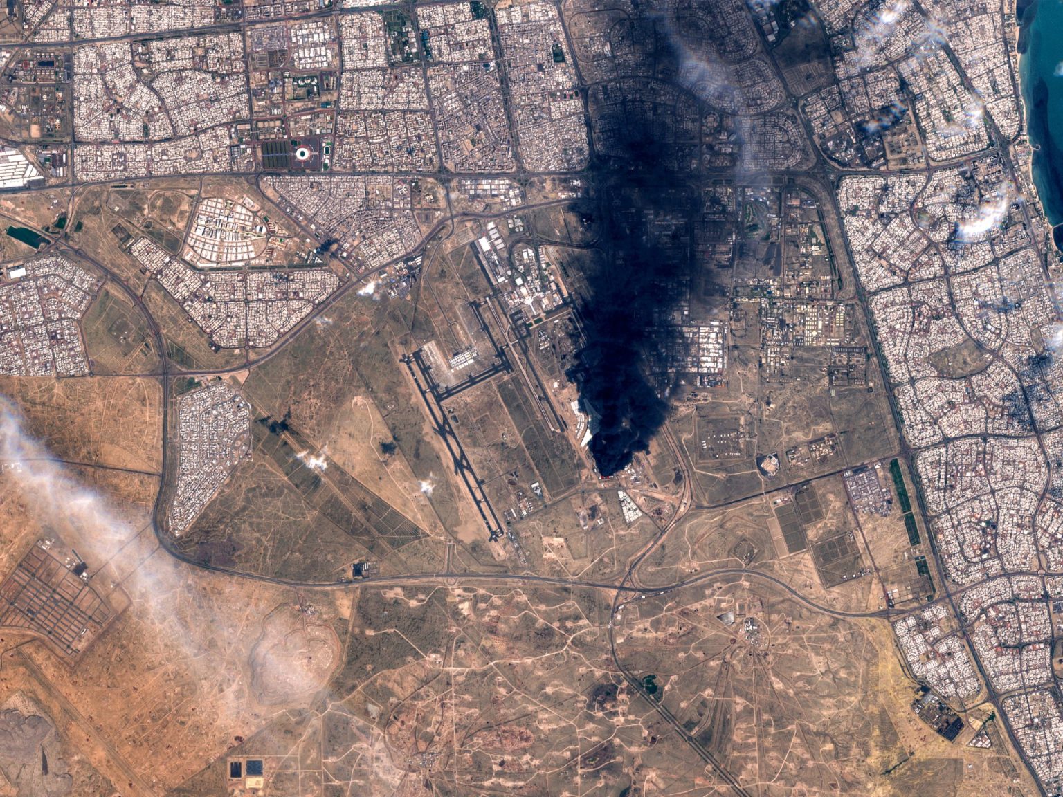 إيران توسّع هجماتها على دول الخليج والاتحاد الأوروبي يعلن تضامنه