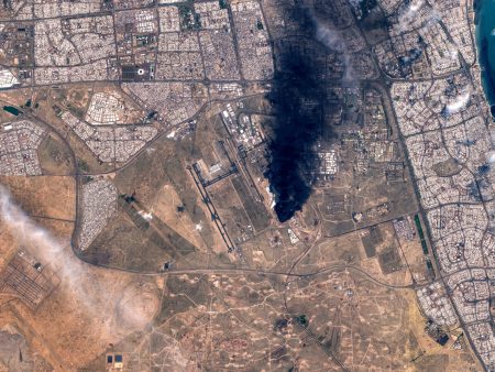 إيران توسّع هجماتها على دول الخليج والاتحاد الأوروبي يعلن تضامنه