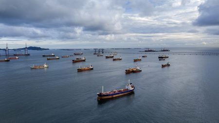 اتساع تداعيات الحرب يدفع الاقتصاد العالمي نحو ضغوط تضخمية متصاعدة