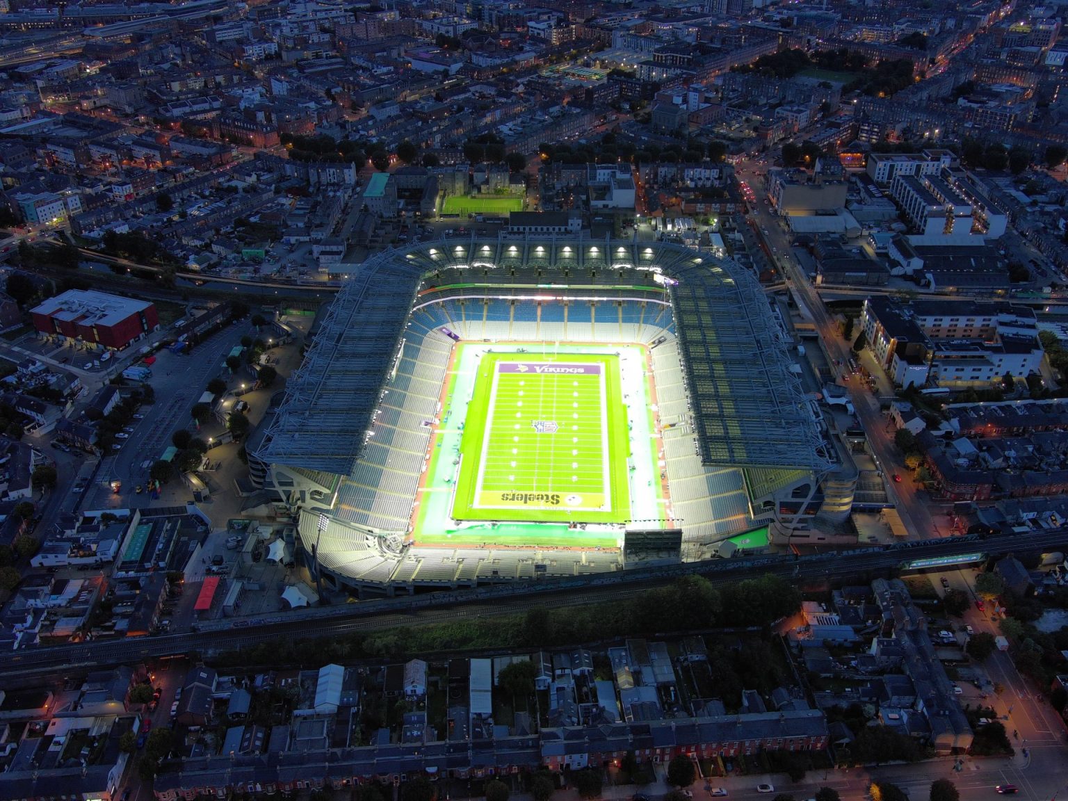 مانشستر يونايتد يخوض مباراة تاريخية على ملعب نزال الأسطورة محمد علي