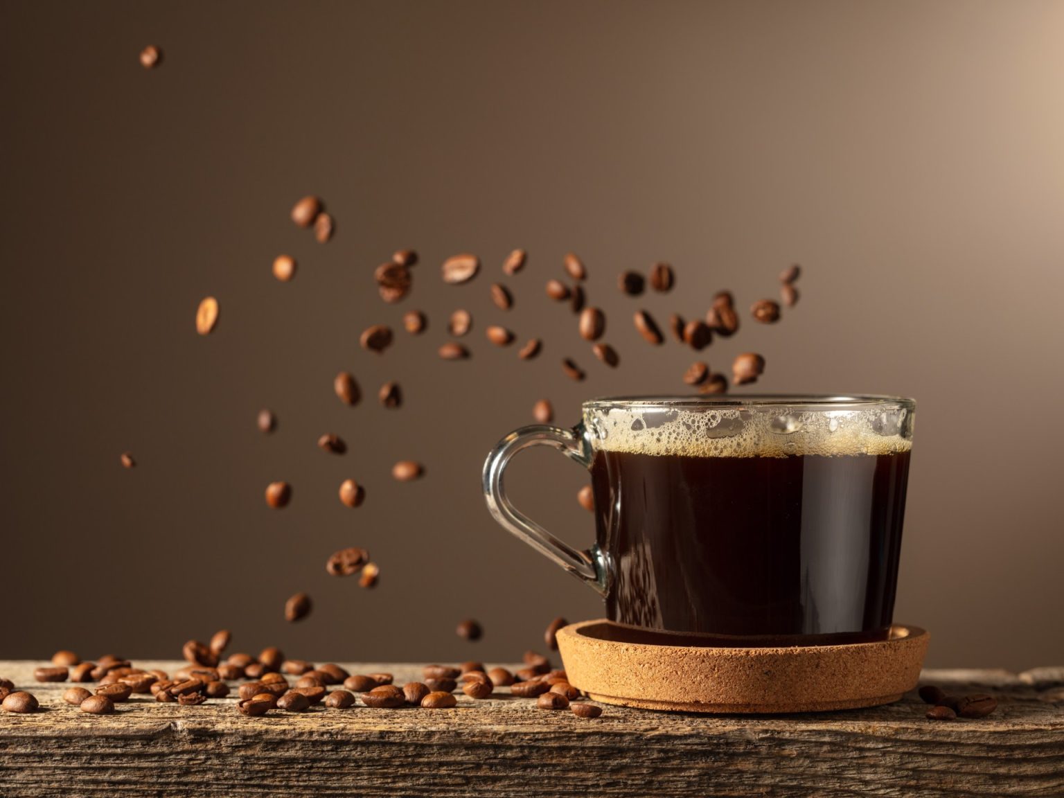 هل القهوة سلاح ضد القلق؟ دراسة تكشف الجرعة المثالية