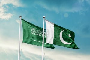 قوة باكستانية تضم مقاتلات تصل إلى السعودية بموجب اتفاقية الدفاع المشترك