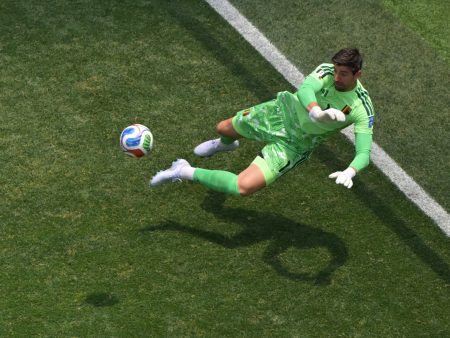 كورتوا يدخل قائمة أساطير كأس العالم بالفيديو