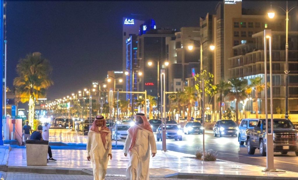 أمانة الشرقية تطور مسارات الخبر وتحولها إلى صديقة للمشاة