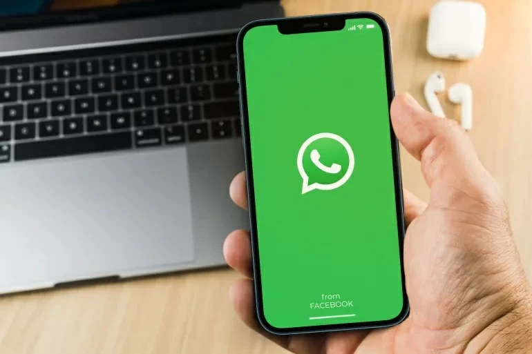 واتساب يطلق بديل iCloud لنسخ آيفون ويحل أزمة التخزين