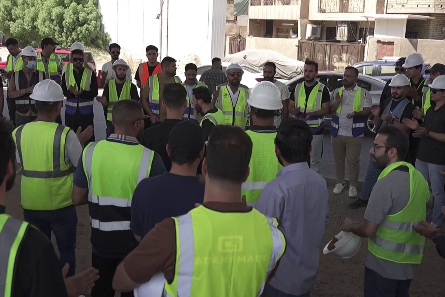 غضب الشارع العراقي من بطالة الخريجين مع تفجر قضايا الفساد