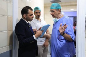 حملات رقابية على القطاع الطبي في سوريا: إغلاقات وتحقيقات