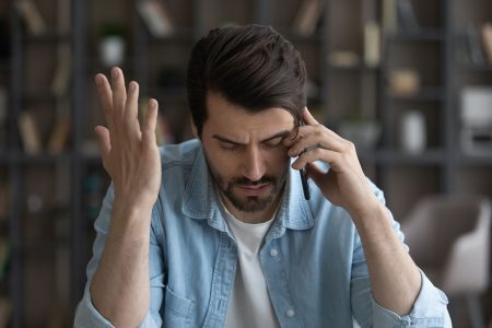 الراحة المزيفة وراء ارتياحنا لإلغاء اللقاءات الاجتماعية