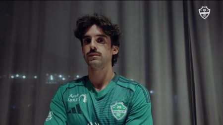 رسميًا الأهلي يضم ترينكاو ويمنحه قميص رياض محرز