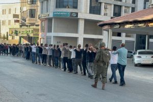 تصاعد الجرائم المنظمة والقسوة في سجون إسرائيل واعتقال مدنيين كرهائن