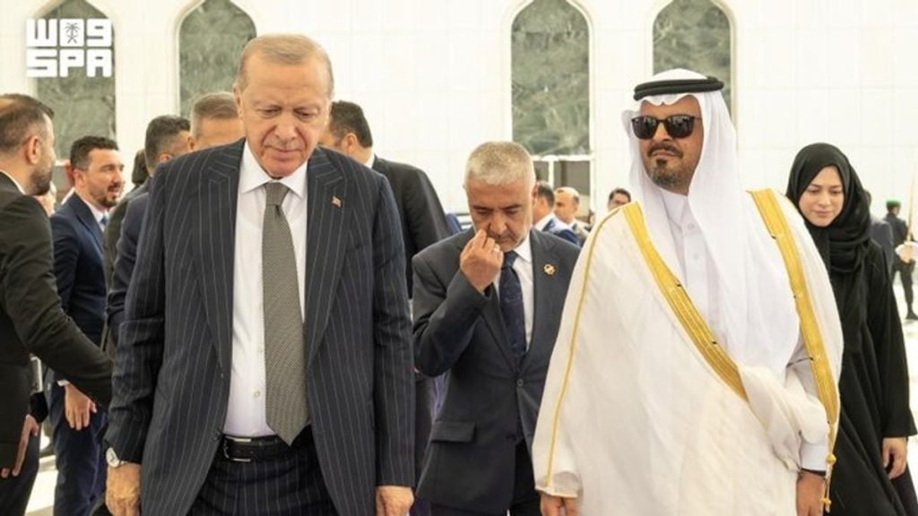 الرئيس التركي أردوغان يغادر السعودية بعد توقيع اتفاقية مكة للدفاع المشترك