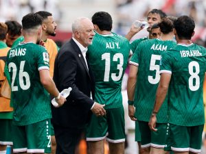 أرنولد يرفض العقد الطويل والعراق يحسم أزمة المدرب قبل كأس الخليج