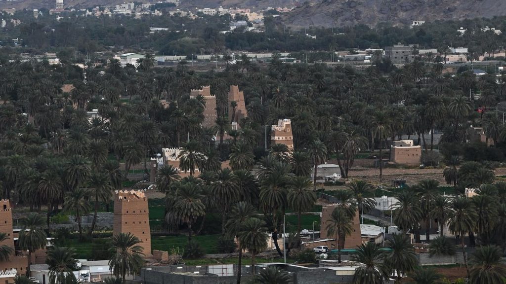 مرتفعات نجران وجهة بانورامية تجمع الجبال والواحات والتراث