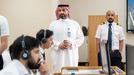اختبارات طيران ناس لبرنامج طياري المستقبل لتدريب 300 سعودي