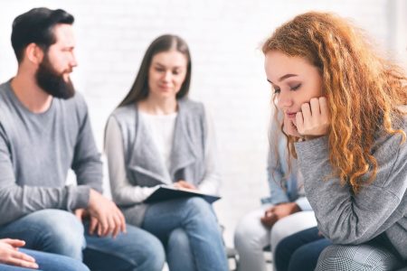 تكون صديقا هامشيا: الأبعاد والدلالات في العلاقات الاجتماعية