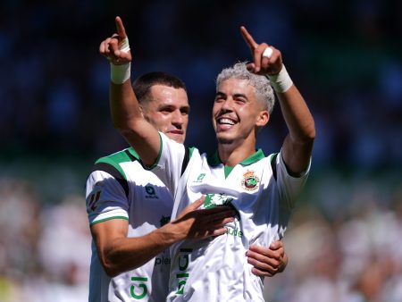ياسر زبيري يتوج بجائزة أفضل لاعب في راسينغ سانتاندير