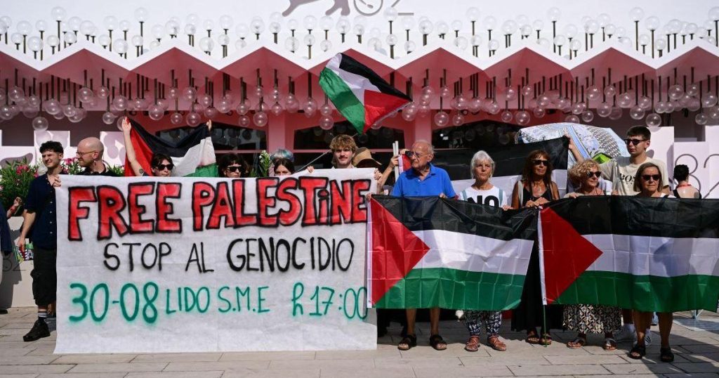200 فنان عالمي يطالبون مهرجان فينيسيا بدعم فلسطين