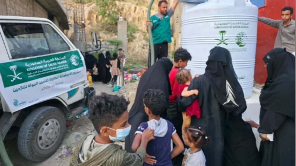 توفير مياه الشرب في تعز ولحج عبر مركز الملك سلمان للإغاثة