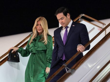 روبيو ينطلق في جولة آسيوية حاسمة بعد مغادرة ترمب