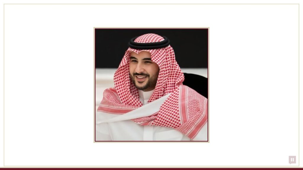 وزير الدفاع يناقش التطورات الإقليمية ويستنكر اعتداءات الحوثيين